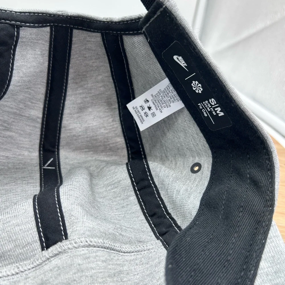 Nike Fly‎ Unstructured Tech Fleece Bill Cap Hat Grey Heather Size S/M HJ3504 063